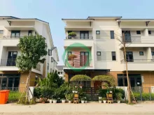 Nhà phố 170m2 đẹp long lanh ngay sát Ninh Hiệp, hàng F0 chủ đầu tư