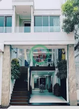 Nhà phố dòng tiền 2.000usd/tháng - Gần chợ Bến Thành - 4 Tầng, 62m2 – Chỉ 22 tỷ - Đường thông, Ôtô tránh, Có sân đậu ôtô