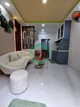 bán nhà   mặt tiền kinh doanh  hẻm  q7 cạnh q4Ngang 3.2  x 6 m  dúc bê tông có 3 đ