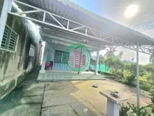 Bán đất tặng nhà đang cho thu nhập ổn định. diện tích lớn.