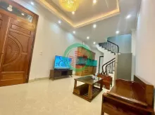 Cho thuê nhà Nguyên căn Vũ Đức Thận-Big C Long Biên-30m 5 tầng 3 ngủ 9,5tr/ tháng