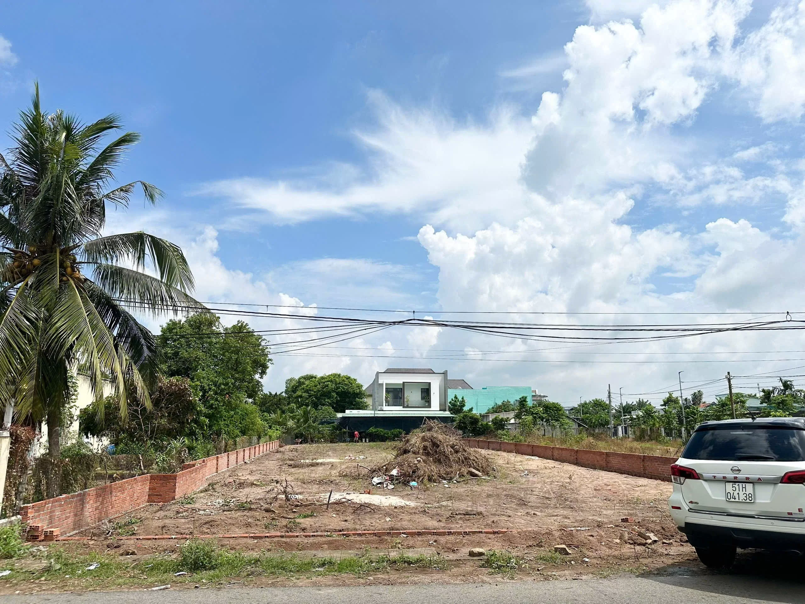 Chuyển nhượng và Bán 2 lô liền kề Mặt tiền khu trung tâm hiện hữu, mặt tiền đường Phan Đăng Lưu Phường Long Điền (2027), Xã…