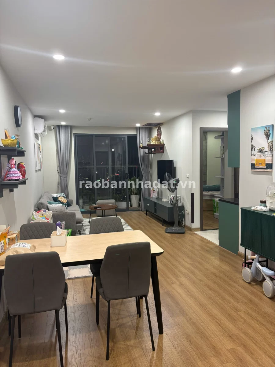 Chính chủ bán căn hộ 2PN, 76m2 - Rose Town 79 Ngọc Hồi - Sẵn sổ, đầy đủ nội thất, Phường Hoàng Liệt, Thành phố Hà Nội