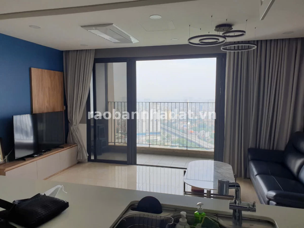 CHO THUÊ căn 3PN Vinhomes D’Capitale tòa C6 - full đồ, view hồ thoáng mát - 27 triệu/tháng, Phường Cầu Giấy, Thành phố Hà Nội